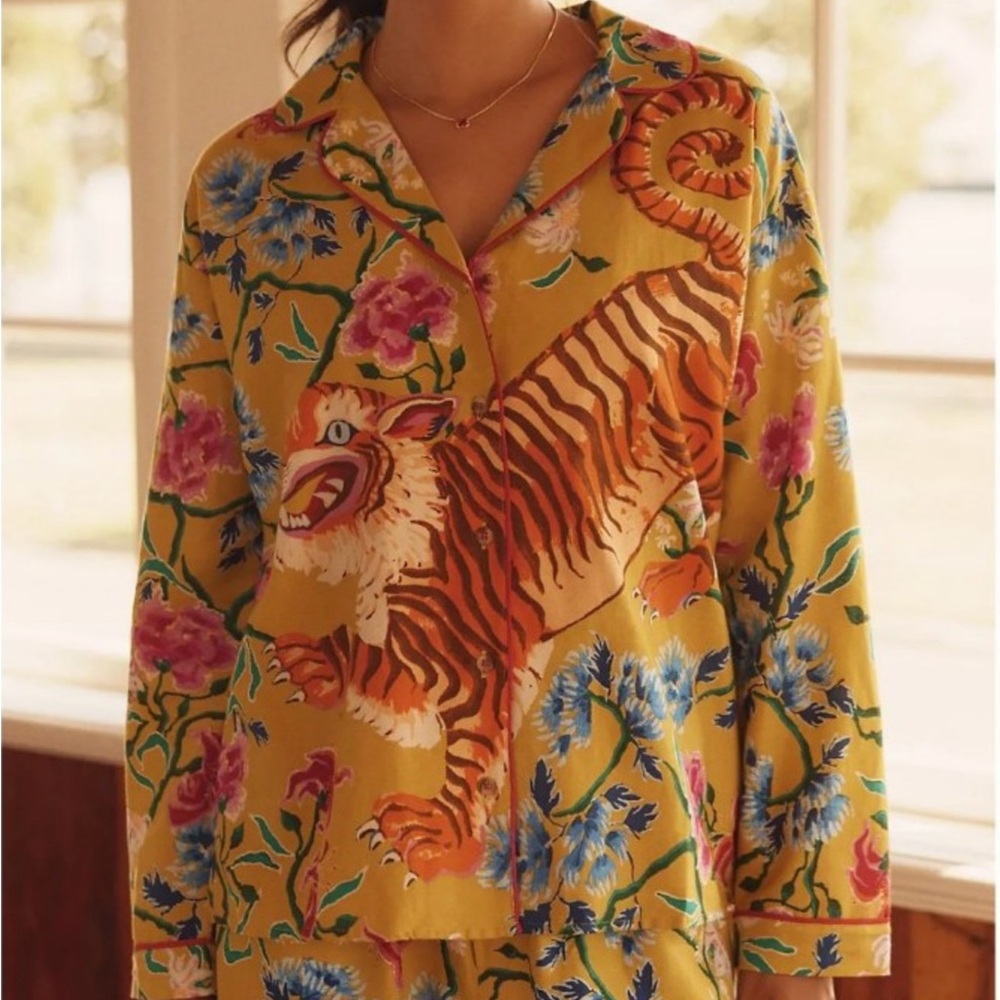 ISO (in search of) this Anthropologie pajama top (I’m not selling this)